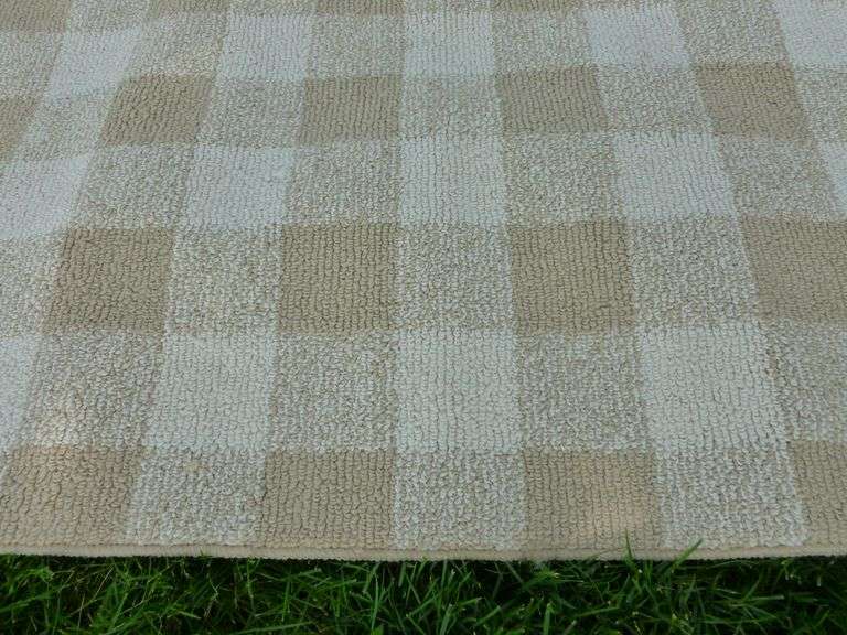Beautiful Large Rug 83" W x 10 Feet Long