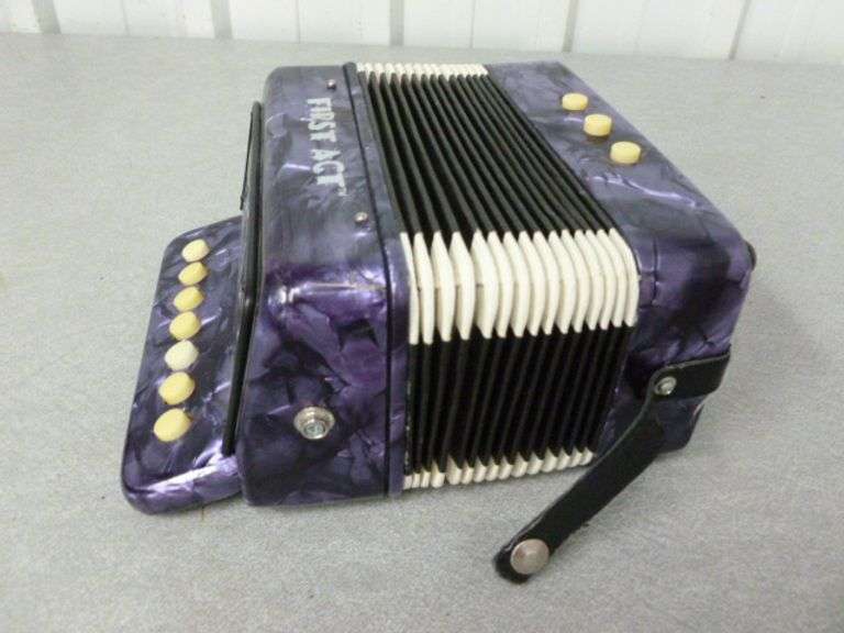 First Act Squeeze Box