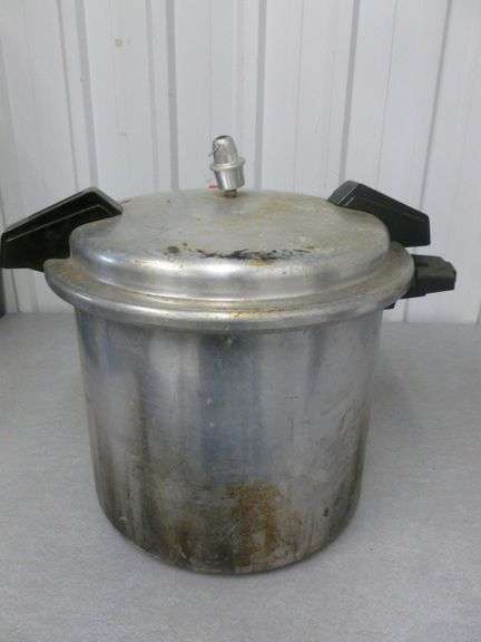 Large Mirro Aluminum Pressure Canner - With Gasket / Blowoff