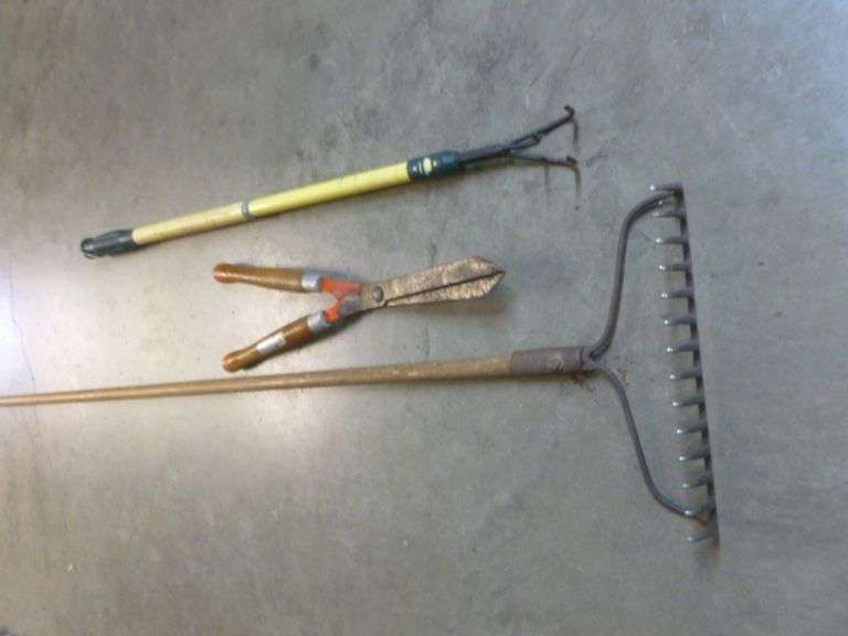 (3) Lawn & Garden Tools - Garden Rake / Telescoping Cultivator / Large Trimmer