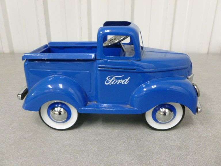 Collectible Teleflora - Ford Pressed Steel Truck Mantle Decoration - 10.5" L