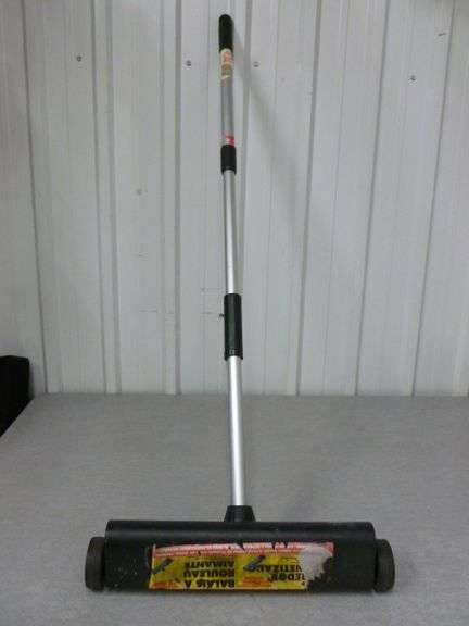 Lehigh - Super Rolling Sweep Magnet - 44" L