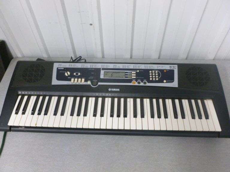Yamaha Electronic Keyboard Model YPT-210