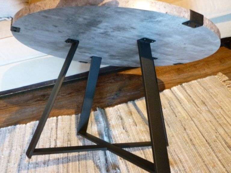Nice Metal Framed Round Top Coffee Table