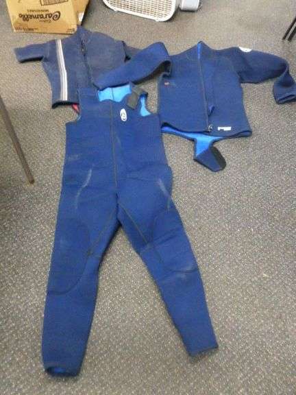 (3) Adult Large Wetsuits - Parkway Bibs / Parkway Jacket / Seasuits Jacket