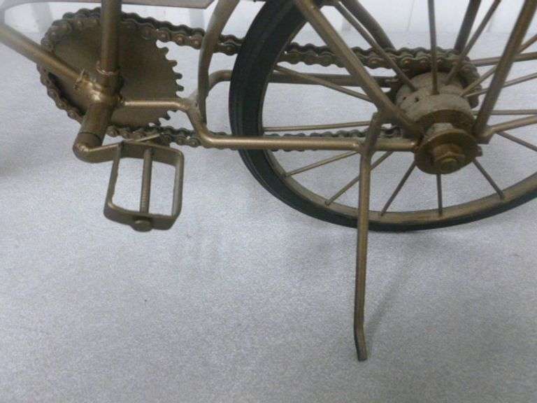Nice Metal Bike Mantle Decoration
