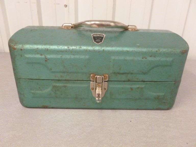 Vintage My Buddy No. 252 Metal Tackle Box