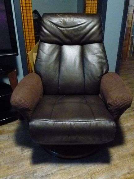 Benchmaster Brown Pleather Reclining Chair