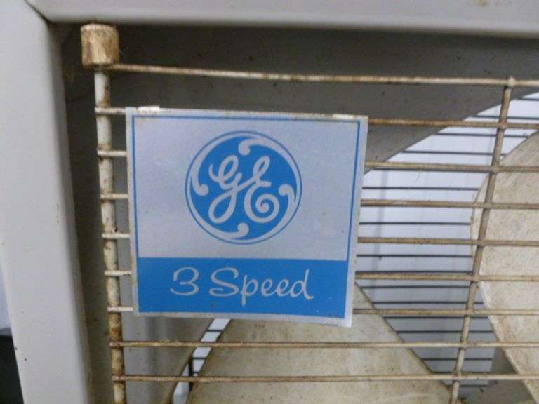 GE Heavy Duty 3 Speed Steel Box Fan - 22.5" x 22.5"