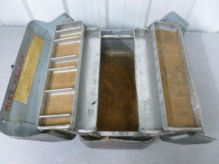 Vintage Fenwick Aluminum Fishing Tackle Box