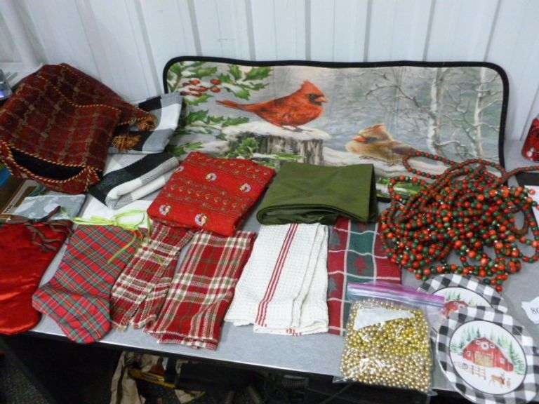 Group Of Nice Christmas Items - Fireplace Mantle Runner / Tree Squirt / Pillow Covers / Rug - Relate