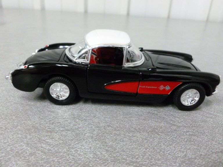 Collectible Road Signature - 1967 Corvette Die Cast Metal Car - 6" L