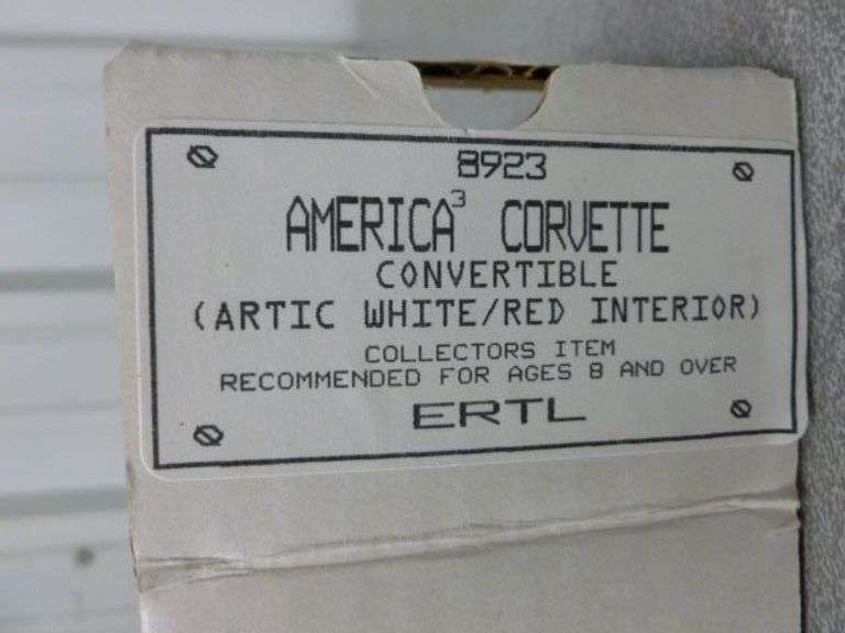 New Collectible Ertl - AMT America Corvette Convertible Dealer Promo Car No. 8923