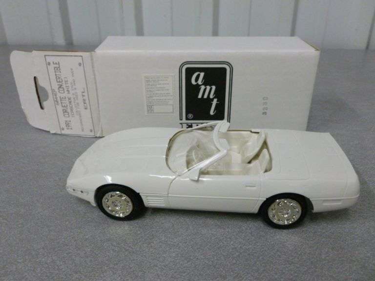New Collectible Ertl - AMT 1991 Corvette Convertible Dealer Promo Car No. 6044EP