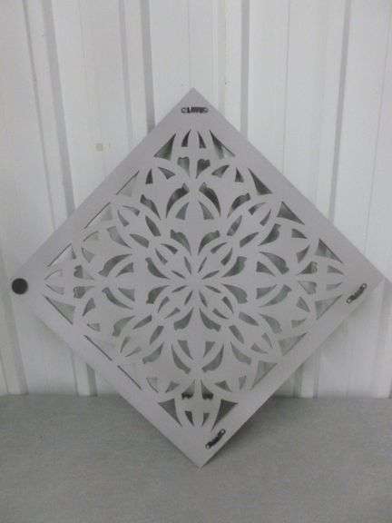 Wooden Trellis Wall Decoration - 17.5" x 17.5"
