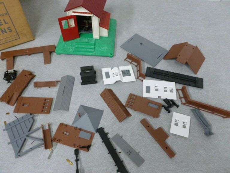 Vintage Lionel Trains Whistling Station No. 125
