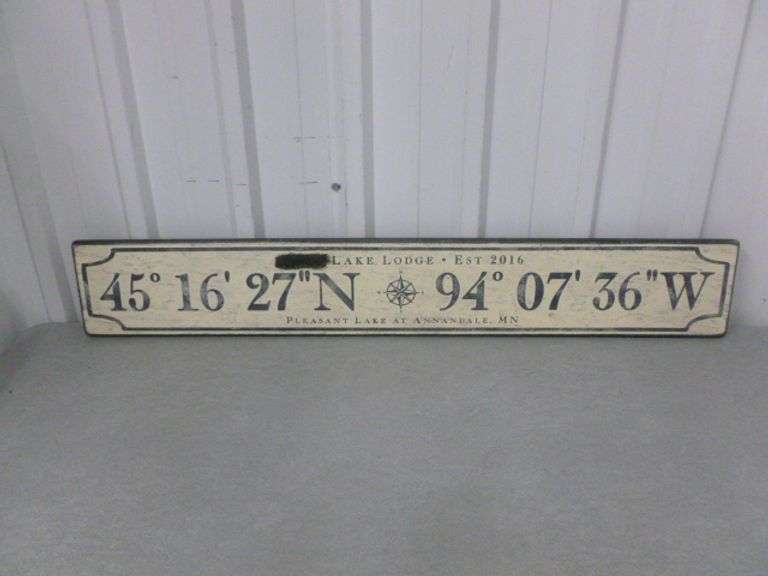 Sign Treasure - Lake Lodge Wooden Sign - 6" x 36" L