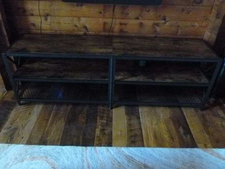 Nice Metal Framed Display Shelf