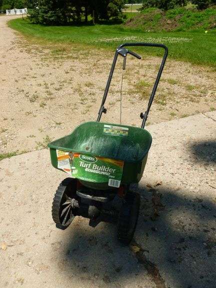 Scott's Turf Builder Edge Guard Fertilizer Spreader