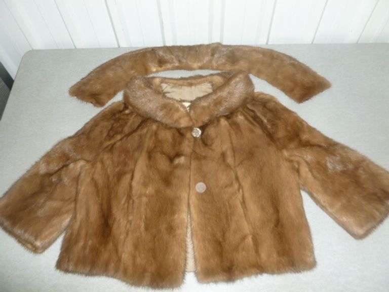 Beautiful Vintage Ehrenberg Women's Mink Coat - Original Box