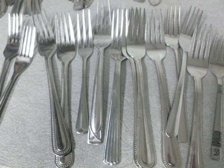 Group Of (32) Pieces Of Stainless Flatware
