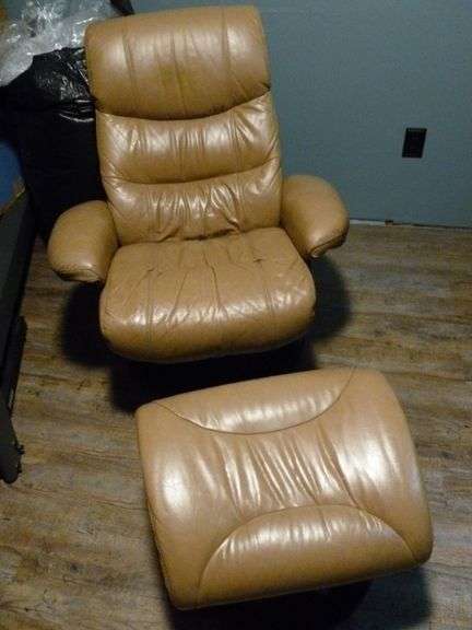 Lane - Tan Leather Swivel Reclining Chair With Ottoman