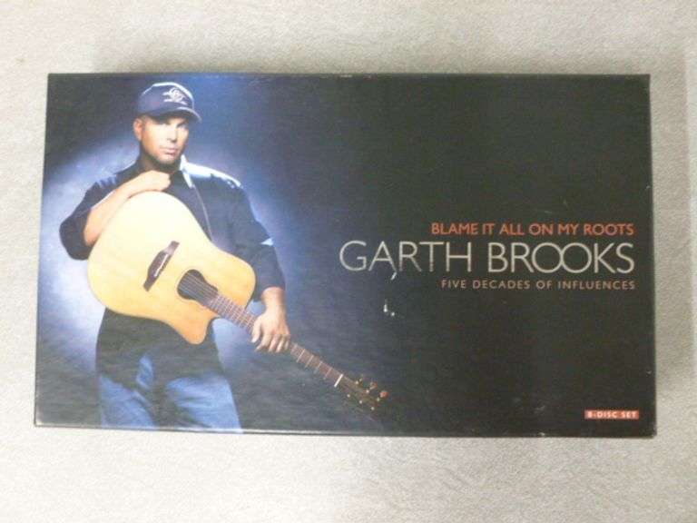 Garth Brooks - Blame It On My Roots (8) CD Disc Set