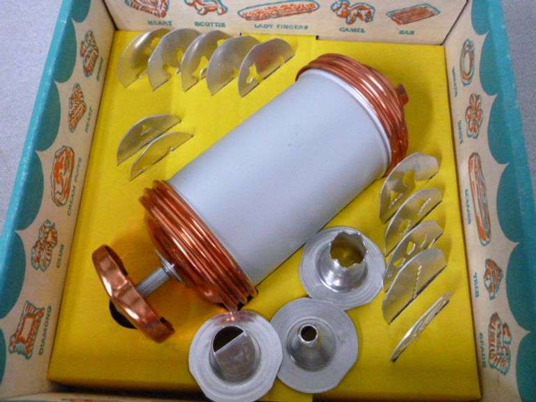 Vintage Mirro Cooky - Pastry Set