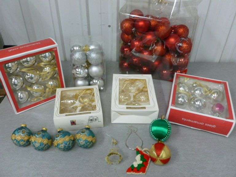 Large Group Of Nice Christmas Tree Ornaments / Bulbs