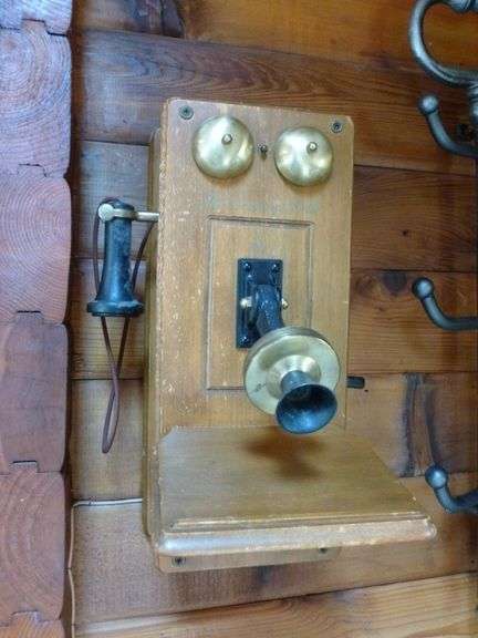 The Country Belle - Old Fashioned Telephone Themed Wooden Wall Mount Radio