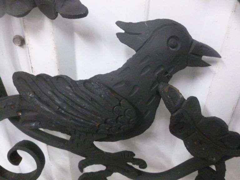 Cast / Wrought Iron Wall Decoration - 12" Diameter