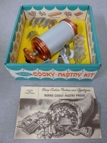 Vintage Mirro Cooky - Pastry Set