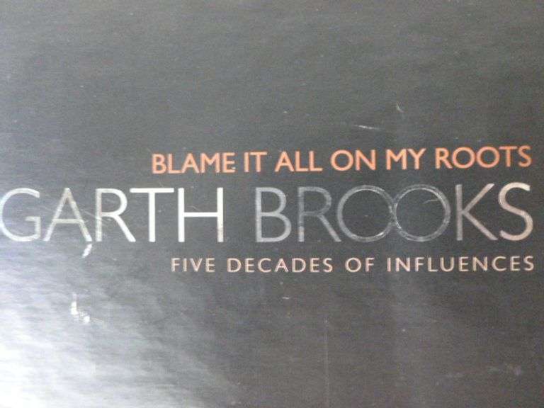 Garth Brooks - Blame It On My Roots (8) CD Disc Set
