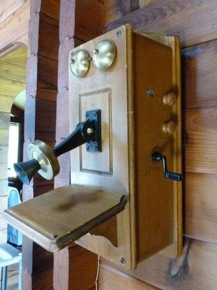 The Country Belle - Old Fashioned Telephone Themed Wooden Wall Mount Radio