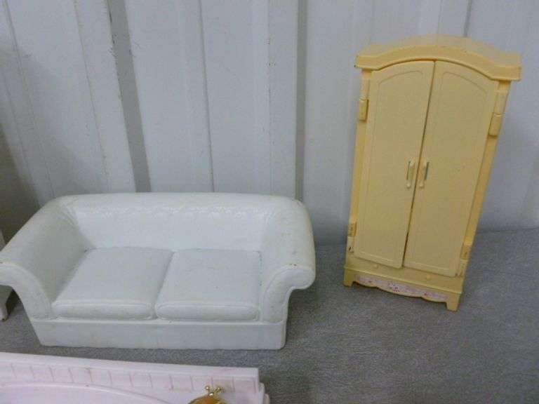 Large Group Of Doll Furniture / Accessories / Barbie Dolls