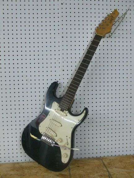 Johannes Auctions - Eden Valley #47 Electric Guitar, Spearing Decoy's, Vintage
