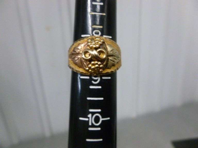 Nice Men's BH Gold 10K Black Hills Gold Ring Size 8 - Weighs 7 Grams
