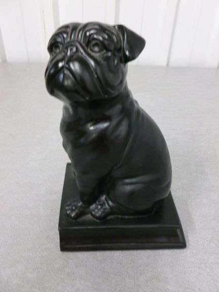 Bulldog Themed Molded Poly Mantle Decoration - 8" H