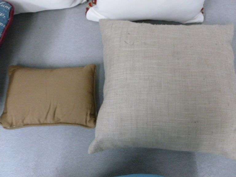Group Of (6) Christmas Themed Couch Pillows