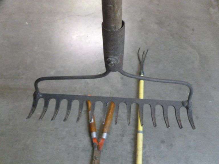 (3) Lawn & Garden Tools - Garden Rake / Telescoping Cultivator / Large Trimmer