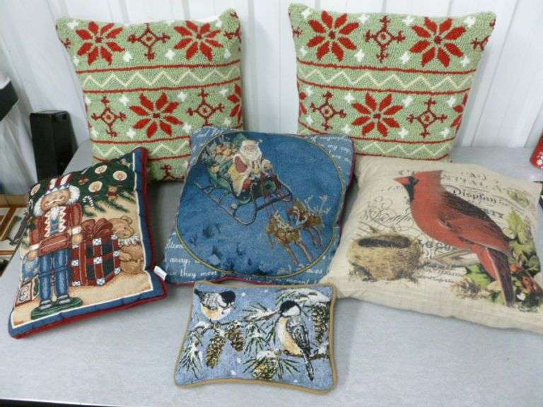 Group Of (6) Christmas Themed Couch Pillows