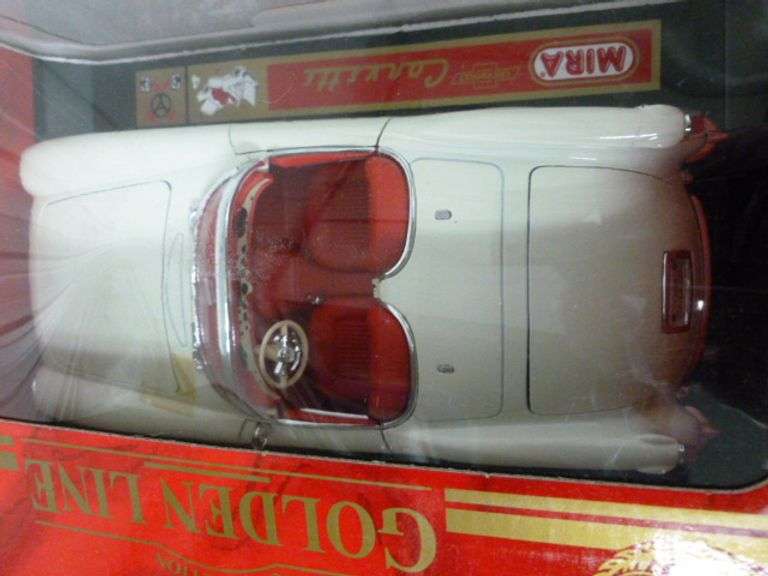 New Collectible Mira - Calidad Golden Line 1953 Corvette  - E1:18 Scale Die Cast Metal Car