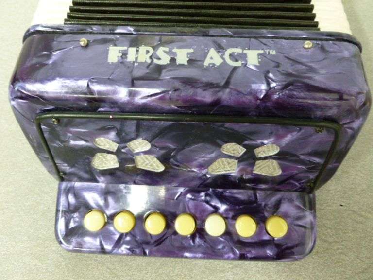First Act Squeeze Box