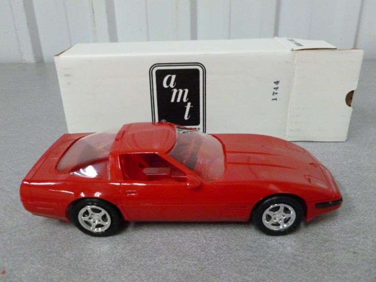 New Collectible Ertl - AMT 1994 Corvette ZR-1 Dealer Promo Car No. 6258