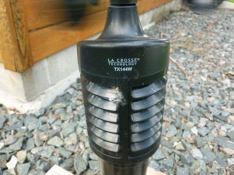 LaCrosse Technology Weather Station With Outdoor Devise Model TX 144W
