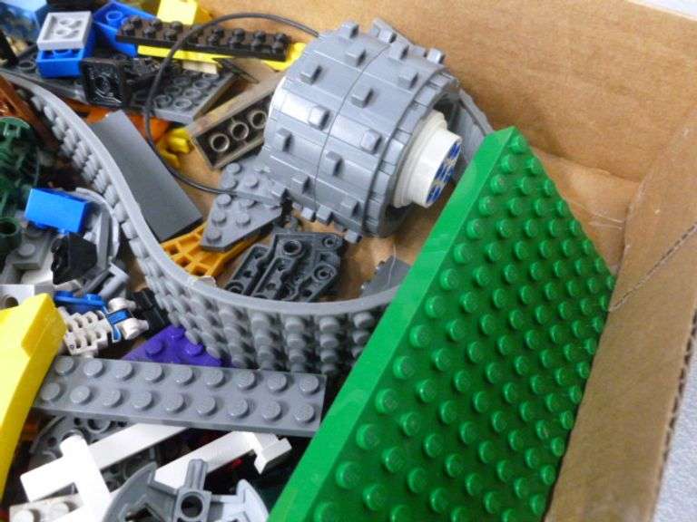 Large Group Of Lego's - Related Items