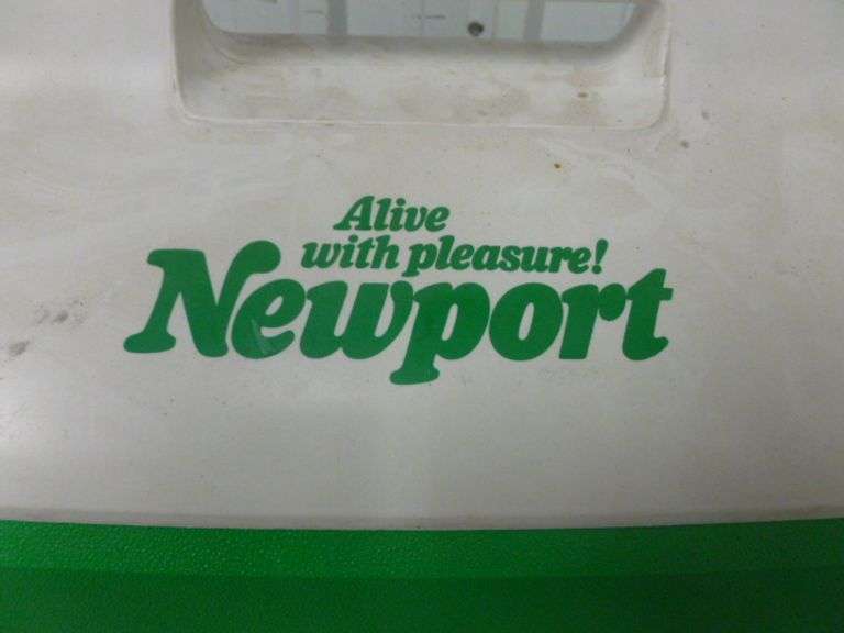 Igloo Playmate - Newport Advertisement Cooler