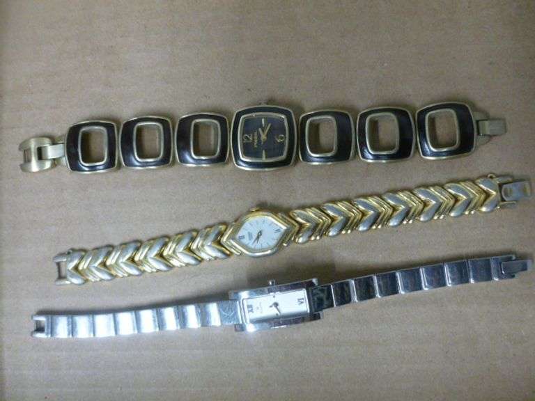 (3) Women's Watches - Fossil / Pulsar / Bulova