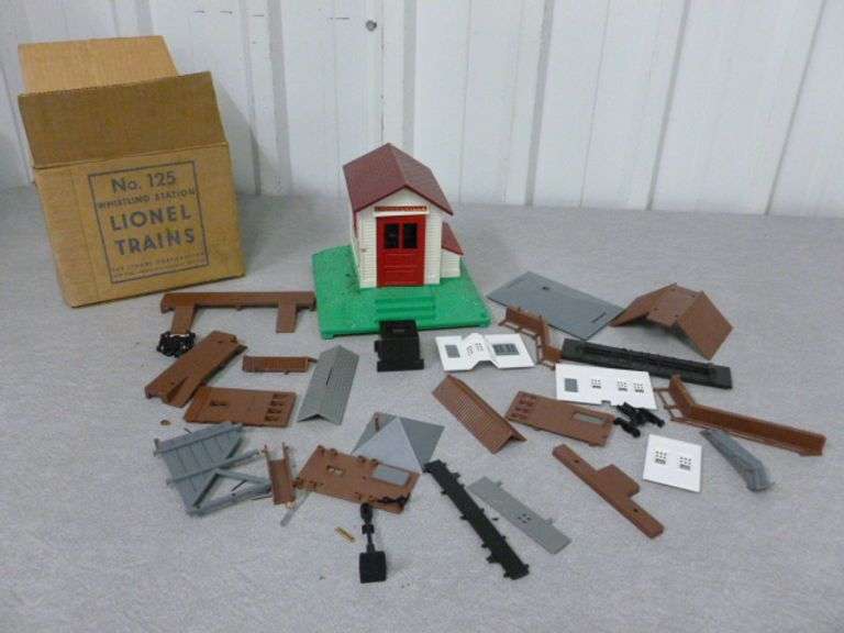 Vintage Lionel Trains Whistling Station No. 125