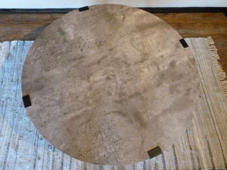 Nice Metal Framed Round Top Coffee Table